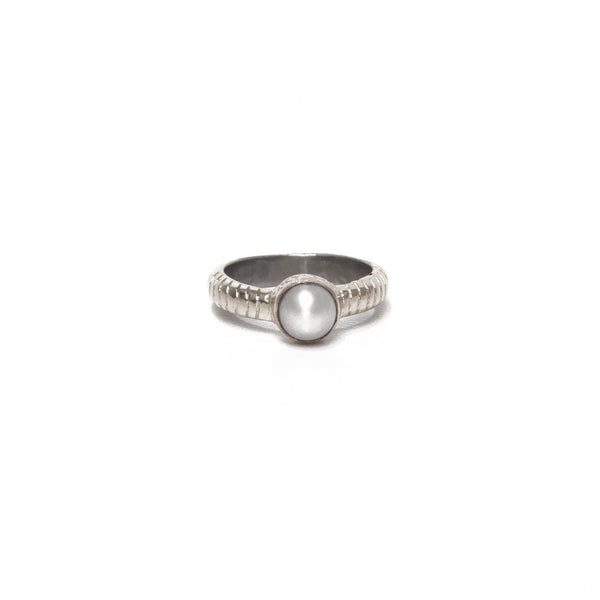 The PRECIOUS PEARL Midi Ring-3