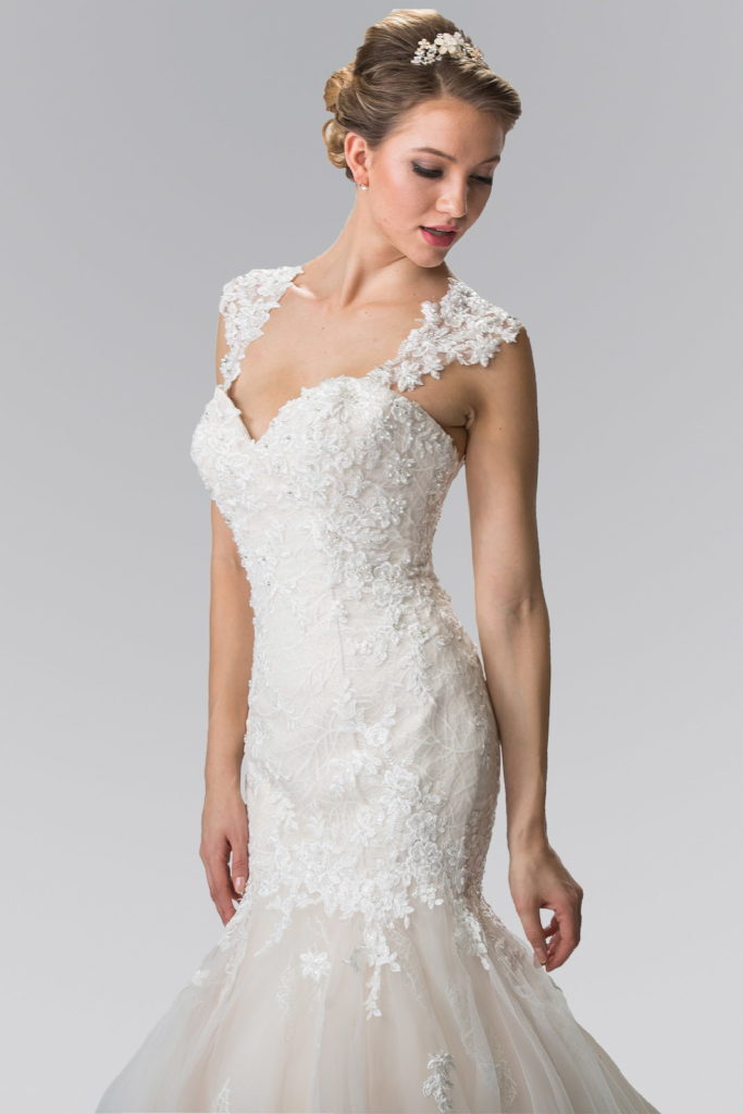 Lace Embellished Mermaid Style Wedding Dress-2