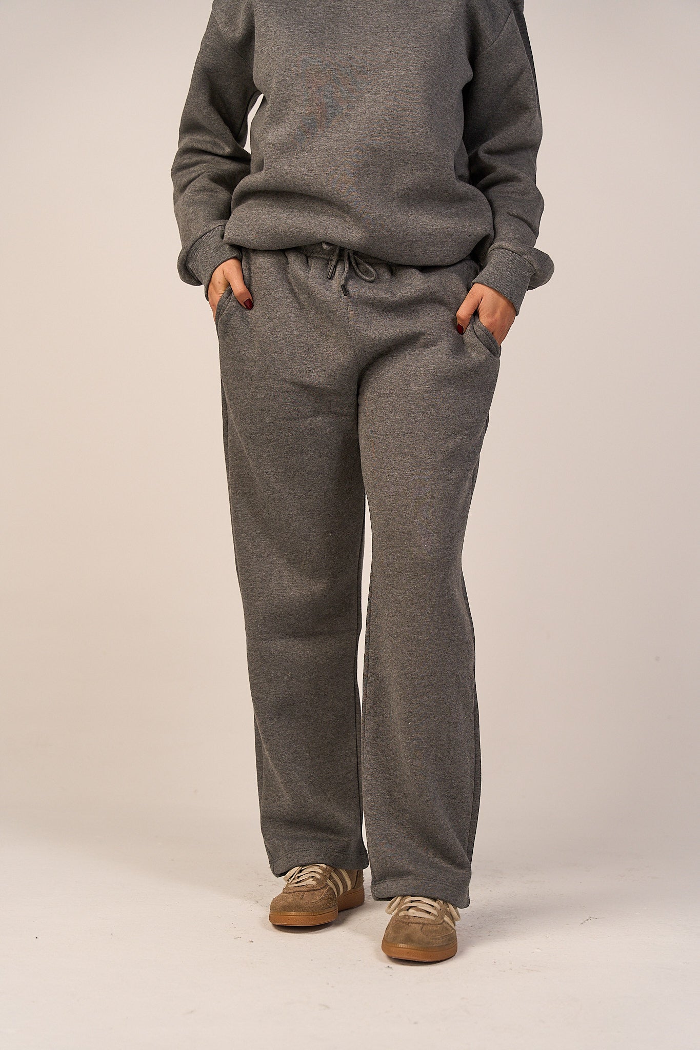 Crew Neck Pullover & Sweatpants - Set - Gray-3